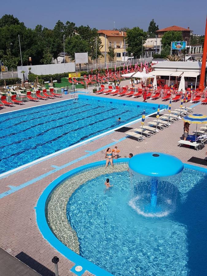 Hotel Monti Riccione Dış mekan fotoğraf