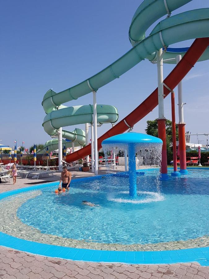 Hotel Monti Riccione Dış mekan fotoğraf
