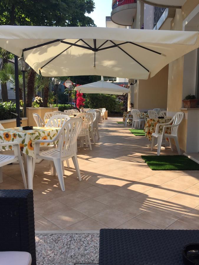 Hotel Monti Riccione Dış mekan fotoğraf