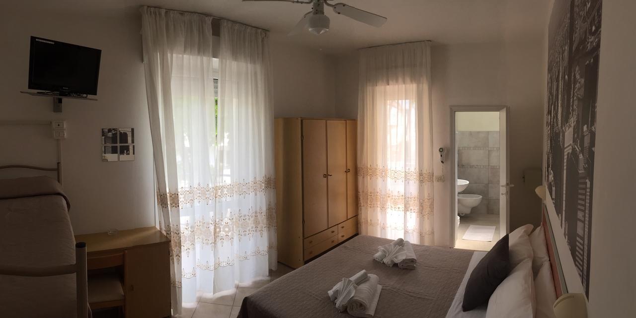 Hotel Monti Riccione Dış mekan fotoğraf