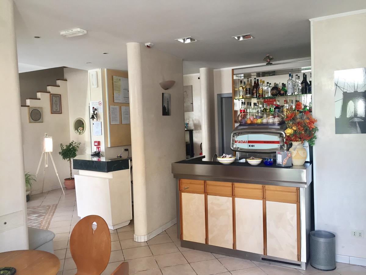 Hotel Monti Riccione Dış mekan fotoğraf