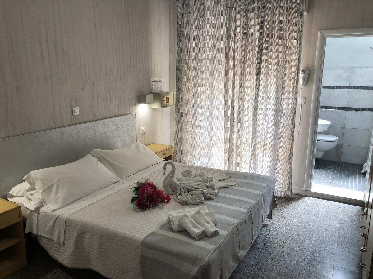 Hotel Monti Riccione Dış mekan fotoğraf