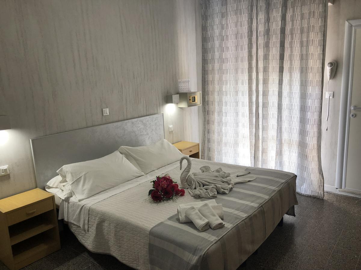 Hotel Monti Riccione Dış mekan fotoğraf