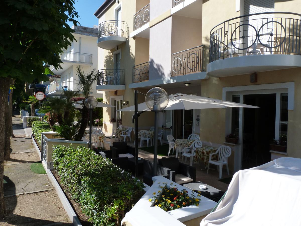 Hotel Monti Riccione Dış mekan fotoğraf