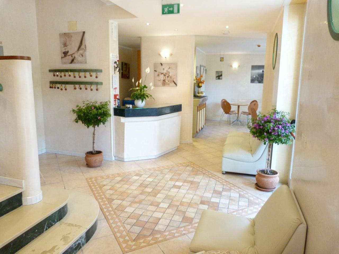 Hotel Monti Riccione Dış mekan fotoğraf